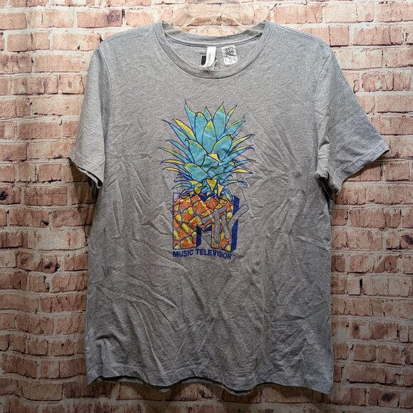 MTV Graphic T-Shirt with Pineapple Design Size Large - Picture 1 of 9